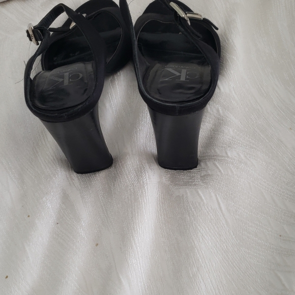 Calvin Klein sandal muted satin finish - Picture 5 of 6